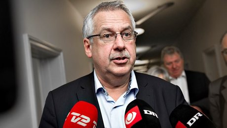 Transportminister: Jeg giver OPP-bolden op