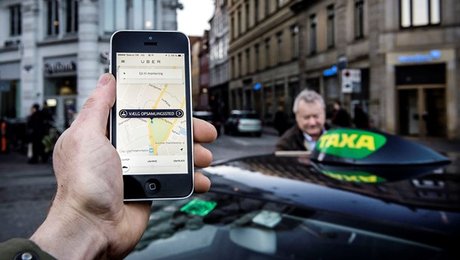 Flere taxaer og skattekontrol: Sådan vil regeringen ændre taxilov