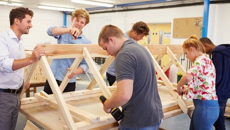 KL vil luge ud i tilbud til udsatte unge