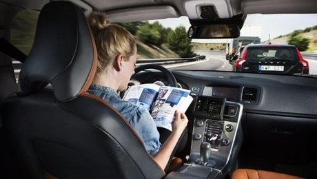 Dansk Erhverv: Drop skrækscenarier om selvkørende biler