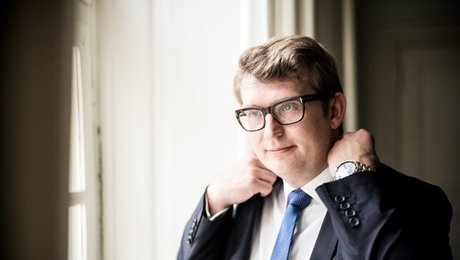Troels Lund vil drøfte arbejdsvilkår for børn i underholdningsbranchen