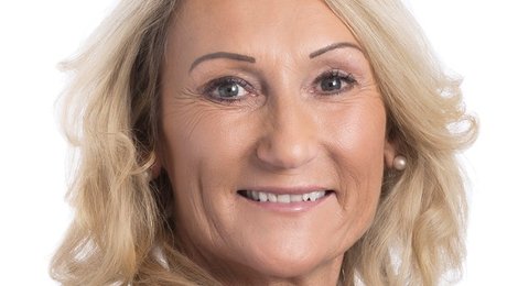 Transportdirektør med tomme biler: Gør op med gymnasiets status