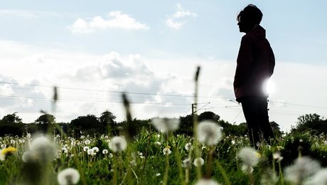 Pouya blev forfulgt for sin seksualitet – i Danmark har han fundet sig selv