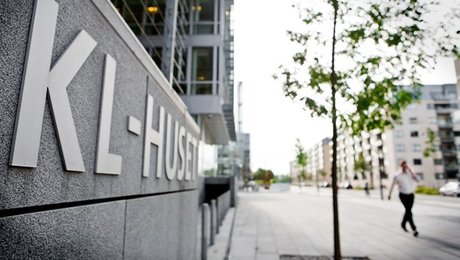 KL-direktør ser en abe blive sendt rundt i skolesektoren