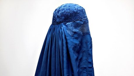 V og LA får kritik fra egne ungdomsrækker: Burkaforbud er ren symbolpolitik