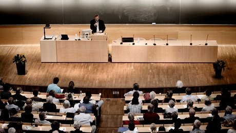 Folkeuniversitetet bryder arbejdsmiljøloven for tusinder af ansatte