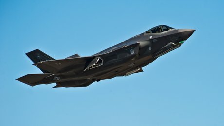 Aflyst F-35 samråd på plakaten igen