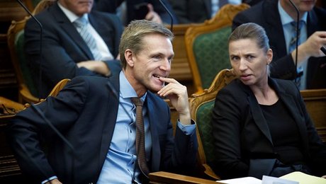 Hård kritik af S og DF: Helt ude af trit med deres vælgere