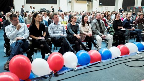 Forskere om politikerinddragelse: Når politikerne ikke vil komme til borgerne, må borgerne komme til politikerne