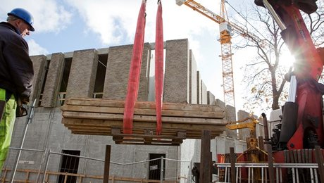 Professorer: Private investeringer bidrager mest til overophedning, men pas også på med offentligt byggeri