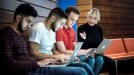 Elever flygter fra opdelte gymnasier 