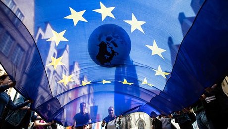 Hvem kan vinde Europas valg i aften? Læs her, hvad du skal holde øje med