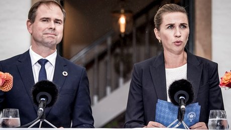 Mette F vil begrænse konsulentforbruget og bruge pengene på skolelærere og pædagoger