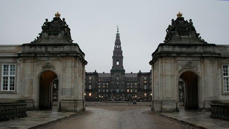 De gamle kønsroller gælder stadig i Folketingets udvalg