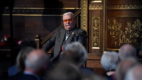 Adam Holm: Lech Walesa minder os om faren ved magelighed og åndløs passivitet
