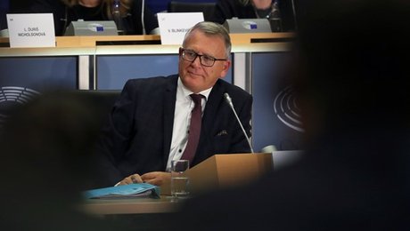 Nomineret kommissær lover at holde fingrene fra den danske model