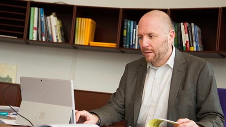 Akademikerne: Fyringsrisiko truer arbejdsmiljø&shy;repræsentanternes arbejde