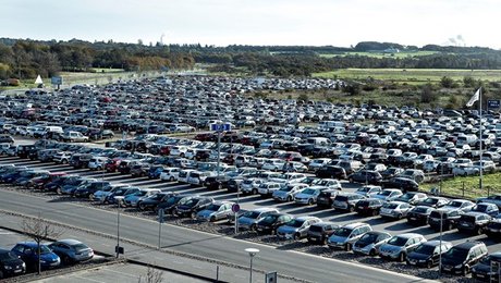 Nyt notat: Benzin- og dieselbiler skal udfases i 2022, hvis transporten skal imødekomme klimamål