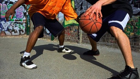 Venstre-duo: Indendørsidræt skal med nye løsninger også sættes i gang