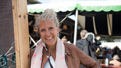 Afskedsinterview med Lena Brostrøm: ”Vi kan ikke blive ved med at synes, føle og mærke. Kunst er et erhverv”