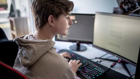 Rektor: Årtiers erfaring med IT lagde grund til succes med fjernundervisning