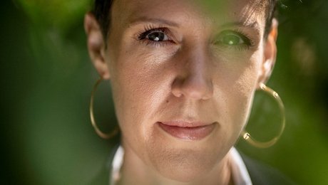 Julekalender: Anne Marie Engtoft brød ud i dans, da telefonen havde ringet