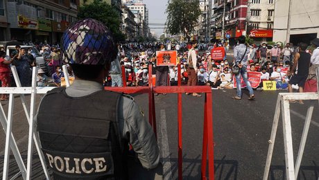 IWGIA efter militærkup: Træk ikke stikket til det skrøbelige civilsamfund i Myanmar