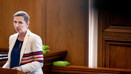 Statsministeren advarer mod at være naive over for Rusland og Kina