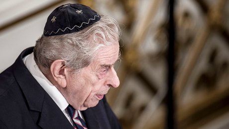 Brobygger, bedstefar og forsonende: Her er reaktionerne på Bent Melchiors død