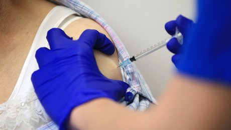 Borgmester sprang vaccinekø over i Nuuk: Nu undskylder hun 