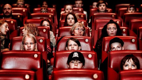 Næste etape i genåbningen af kulturlivet: Nu starter udfasningen af coronapasset