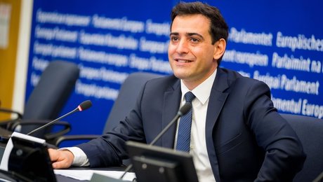 Macrons tætte rådgiver bliver ny formand for Renew Europe