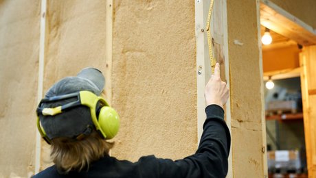 Energirenovering i kommunerne: Hvor længe skal skoler og rådhuse fyre for gråspurvene?