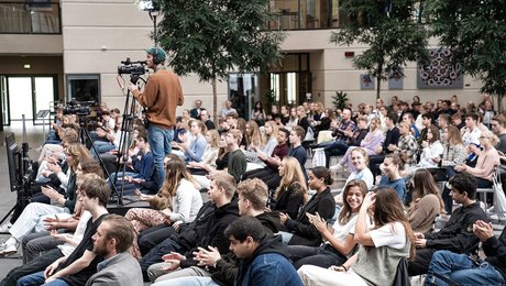 DEG: Campusmodeller og byskoler kan sikre uddannelser til de unge i hele landet