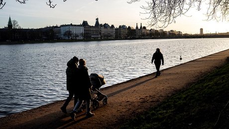 Video: Folketinget vedtager ny lov om øremærket barsel