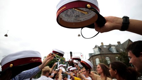 Det svære ved livet er, at vi selv skal fylde det med mening