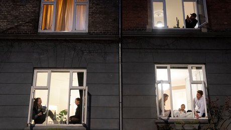 Frivilligheden blomstrer i de digitale fællesskaber, som dog rummer nye typer faldgruber 
