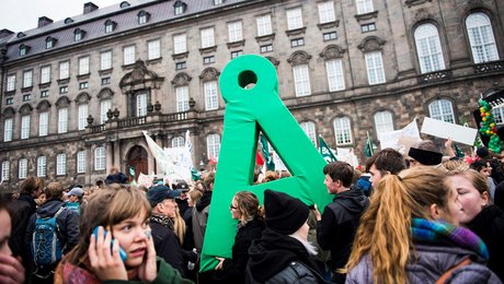 Alternativet kalder budget uden socialdemokraterne for et "gennembrud", der vil gøre partiet "mere ydmygt"