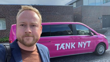 Langt fra de største byer kæmper Johan for at overbevise vælgerne om værdien af radikal politik