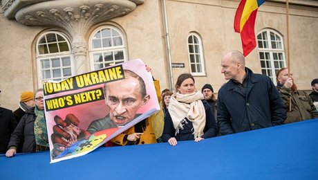 2. låge i Altingets fotojulekalender: Med krigen lige om hjørnet