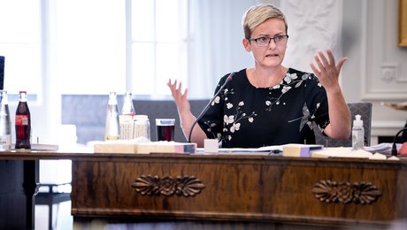 Fungerende ministre har vidt forskellige tilgange til vigtige EU-spørgsmål. Politikere kræver klarere retningslinjer 