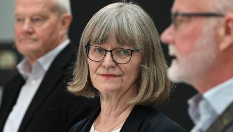 Frem for at slå ring om 10. klasse bør vi se åbent på ny model