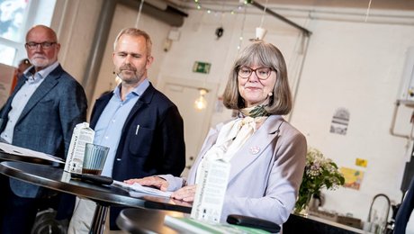 Reformkommissionen: Flere kommuner bør stille krav til, at virksomheder ansætter udsatte borgere