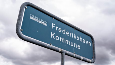 Direktør i Frederikshavn Kommune sendes hjem og fritages for tjeneste 