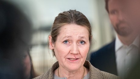 Konservative afviser dobbeltmoral: "Jan E. Jørgensen kan selv kravle ned fra sin høje hest"