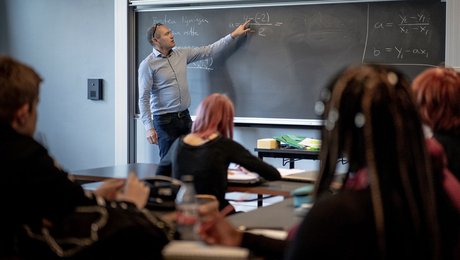 Takket været hvide og ressourcestærke forældre, møder nye elever ind på gymnasier, de ikke vil gå på