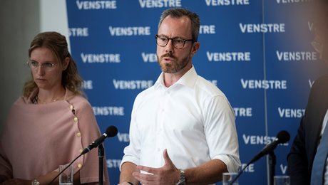 Ellemann afviser, at stress påvirkede hans håndtering af våbensag  