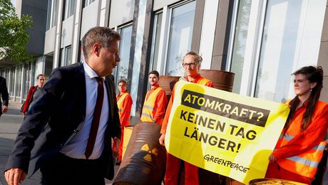 Greenpeace åbner døren på klem til atomkraft 