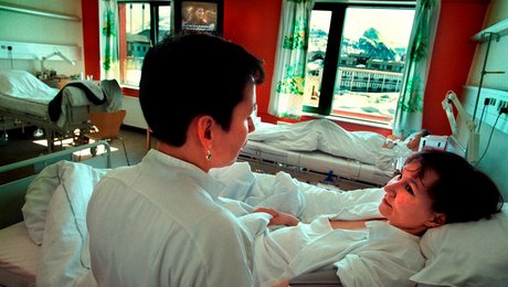 På 30 år har Grønland uddannet 200 sygeplejersker: “Selv hvis alle arbejdede i Grønland, ville det ikke være nok”