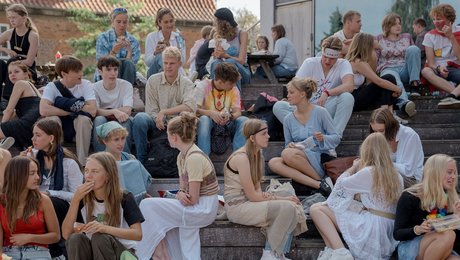 Små årgange skærper kampen om eleverne: Dyk ned i tallene her